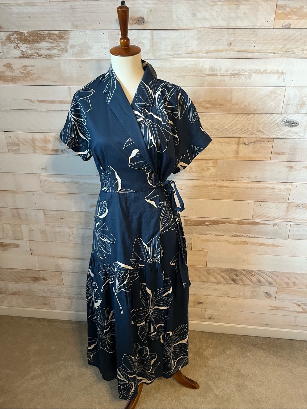 NWT Hutch size M Rosen belted midi dress in blue floral - Picture 5 of 13